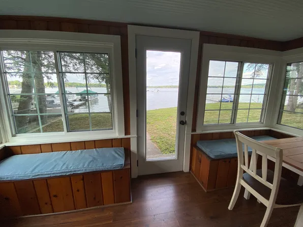 9432 Dexter Pinckney Rd, Pinckney, MI 48169