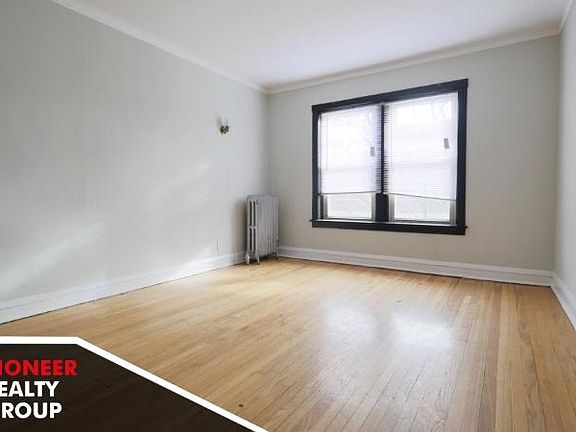 5th image of 2102 W Ainslie St APT 2E