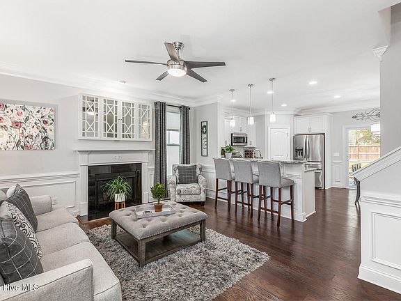 5th image of 3007 N Rocklund Ct