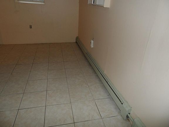 2nd image of 406 Greenmount Ave