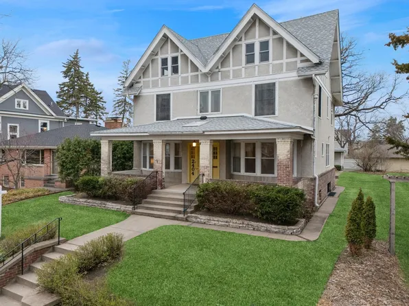 2404 Lake Pl, Minneapolis, MN 55405