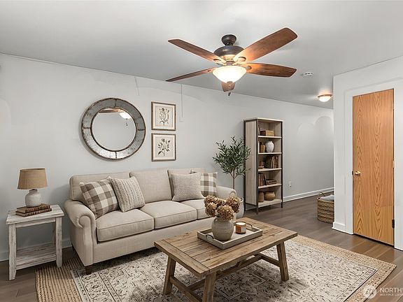 5th image of 2058 NE Green Glen Lane