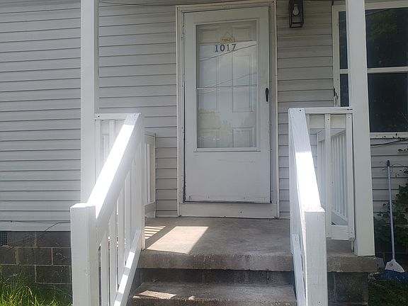 2nd image of 1017 E Bragg St #B