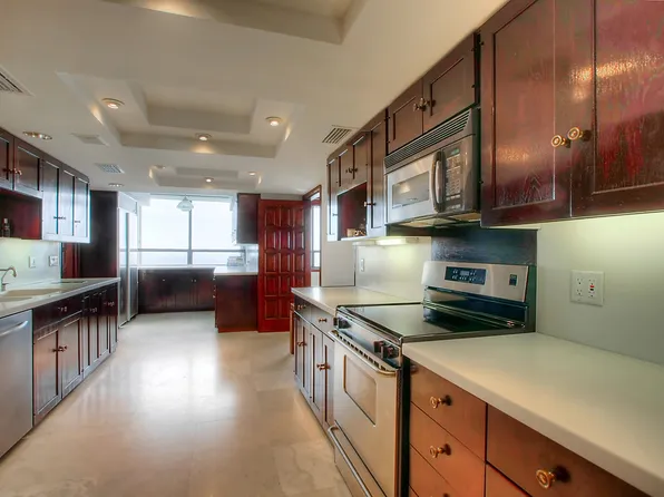 3 Grove Isle Dr #C1601, Miami, FL 33133