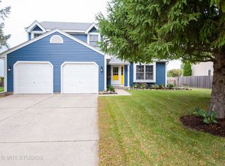 724 Regent Dr, Crystal Lake, IL 60014