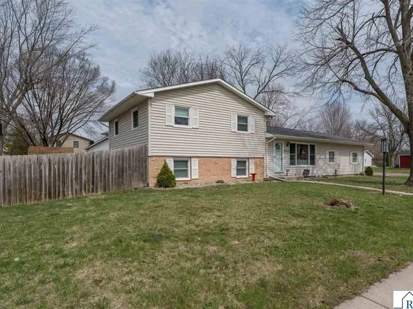 2712 E Main St, Mankato, MN 56001