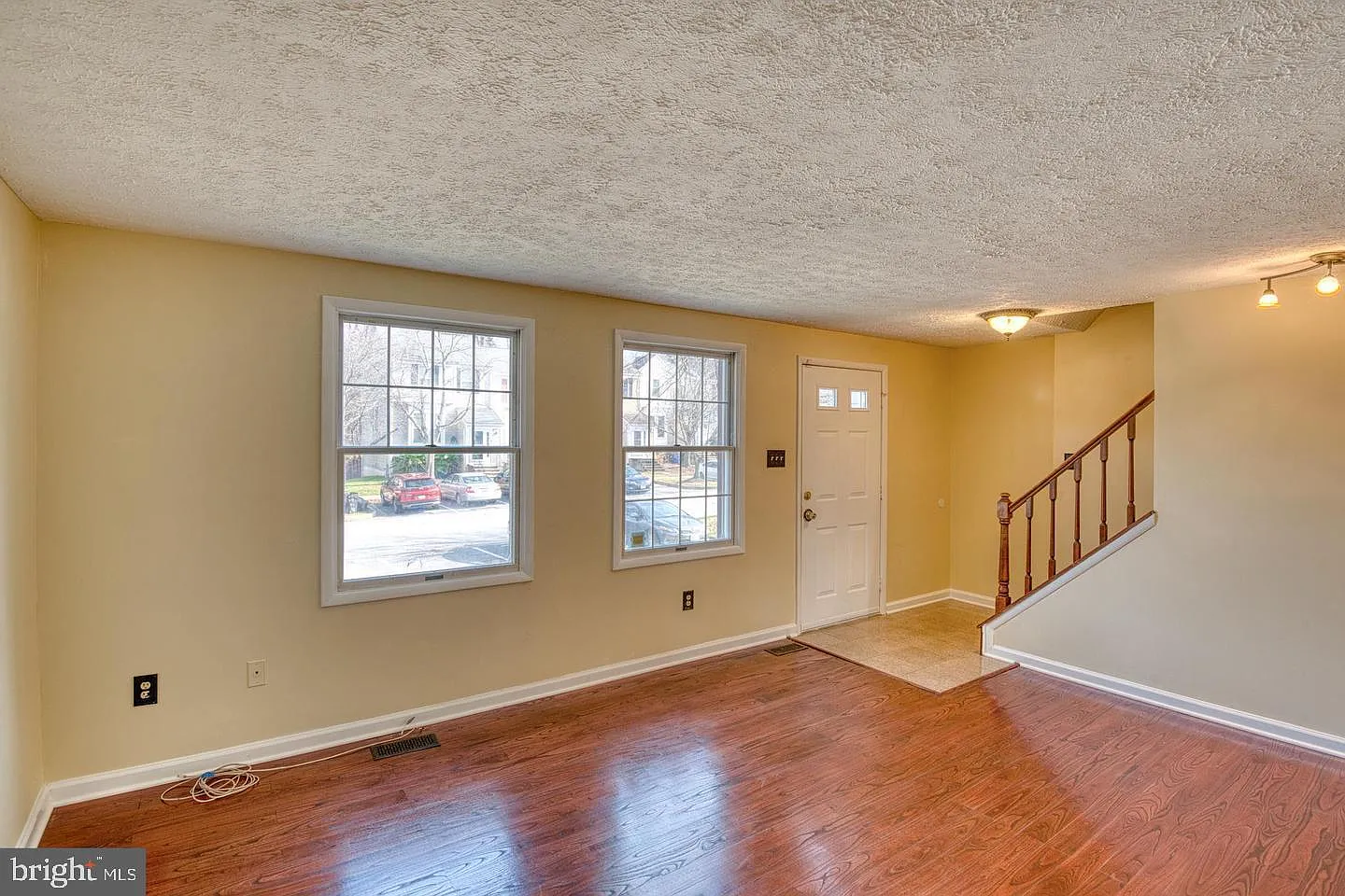 3 bed, 1.5 bath, 1210 sqft, $2,600 — Photo 4