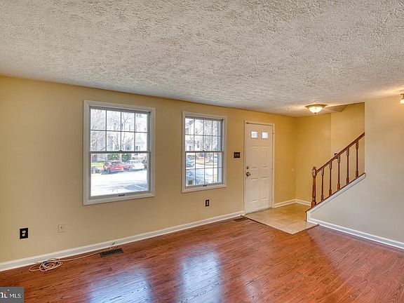 4th image of 9220 Pinenut Ct