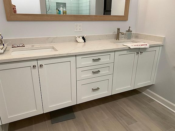 5th image of 228 W Saint Paul Ave #2