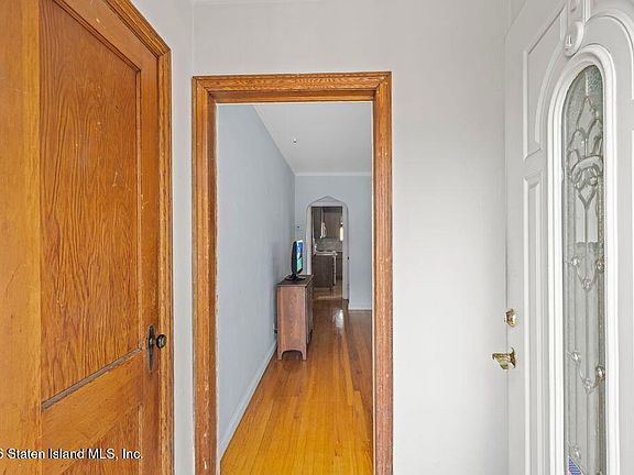 4th image of 433 Sheffield St