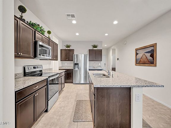 3rd image of 36397 W Pampoloma Ave
