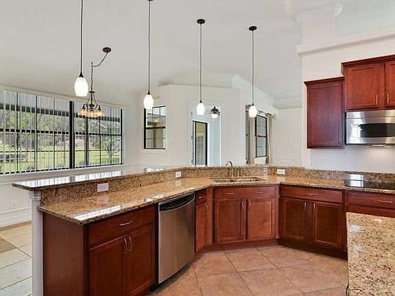 5th image of 25617 Pine Valley Dr