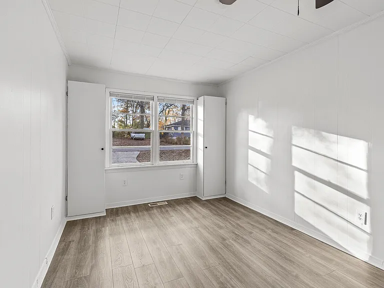 2321 4th St NE — Photo 11