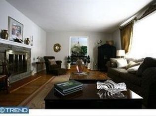 360 Warren Rd, Wayne, PA 19087