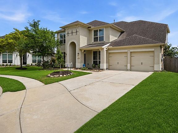 2nd image of 1813 Emerald Trace Ln