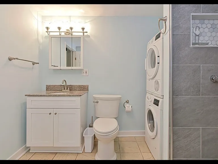 441 Washington Ave #1 — Photo 11
