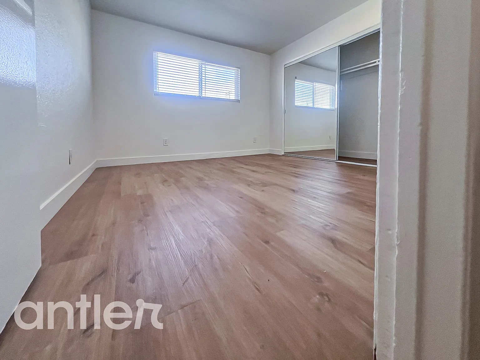 2 bed, 800 sqft, $2,075 — Photo 4