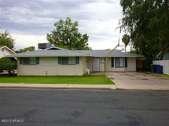 3rd image of 1047 E 9th Dr