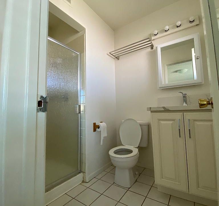 1st image of 21218 Wilder Ave
