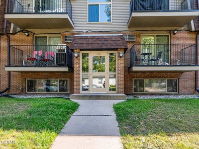 1707 21st Ave S APT 211, Grand Forks, ND, 58201
