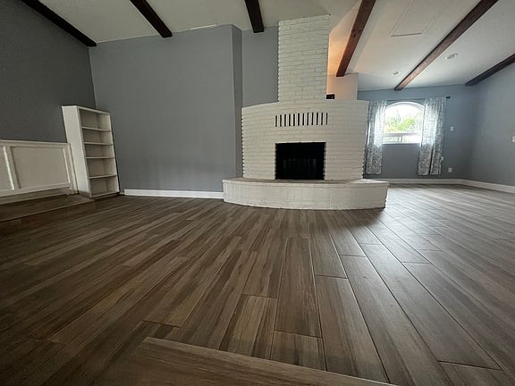 2nd image of 1061 Lime Pl