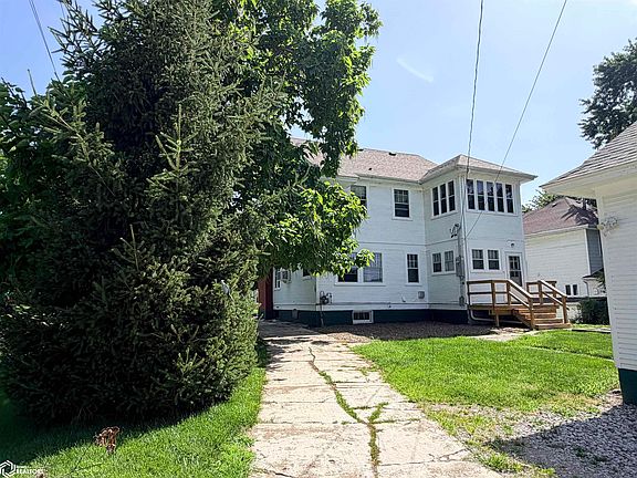 4th image of 810 W Walnut St