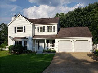 226 Colemans Bluff Dr, Woodstock, GA 30188