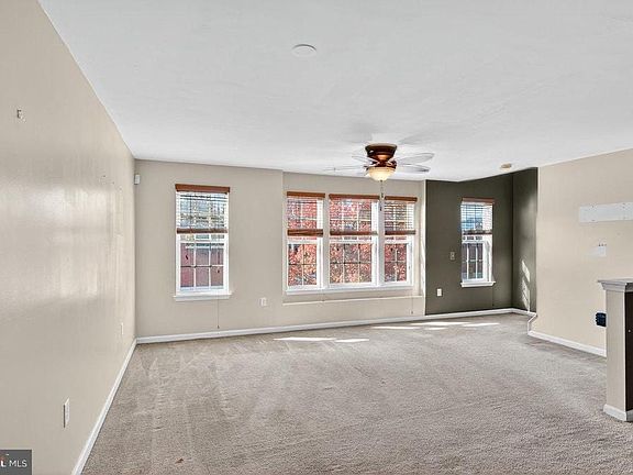3rd image of 1062 Lamberton St