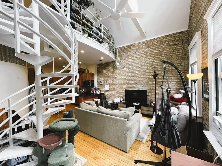 2032 W Homer St #2F — Photo 11