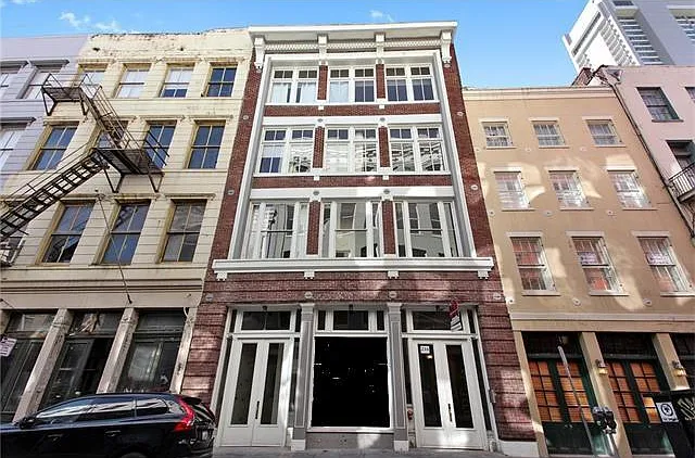 1 bed, 1.0 bath, 822 sqft, $1,650 — Photo 1