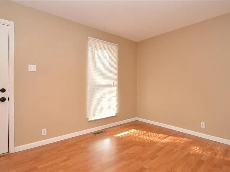 1249 Clarkson Ct — Photo 12