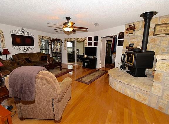 4th image of 4805 The Trees Ct