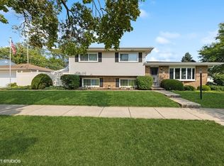 515 N Edgewood Ave, Lombard, IL 60148