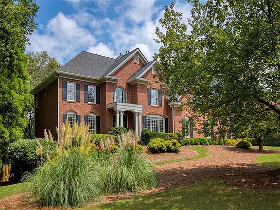 2nd image of 1195 Rugglestone Way