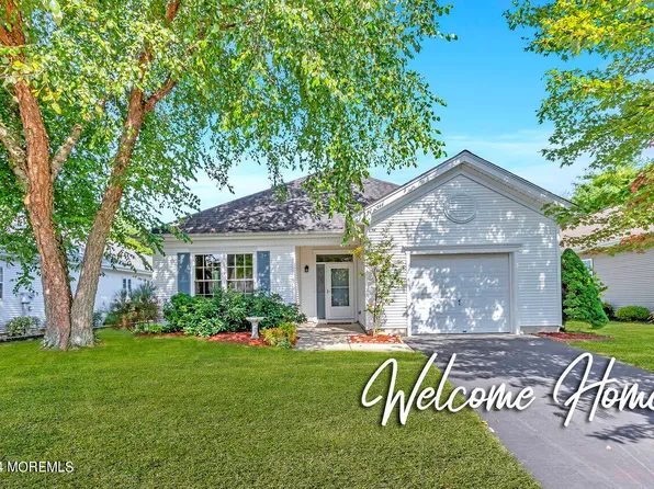 9 Greenways Lane, Lakewood, NJ 08701