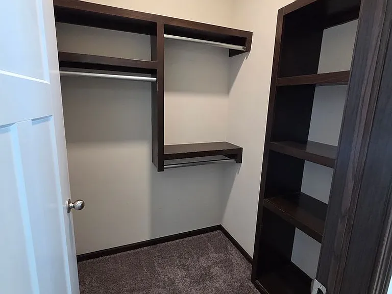 1553 N Aster Cir — Photo 8