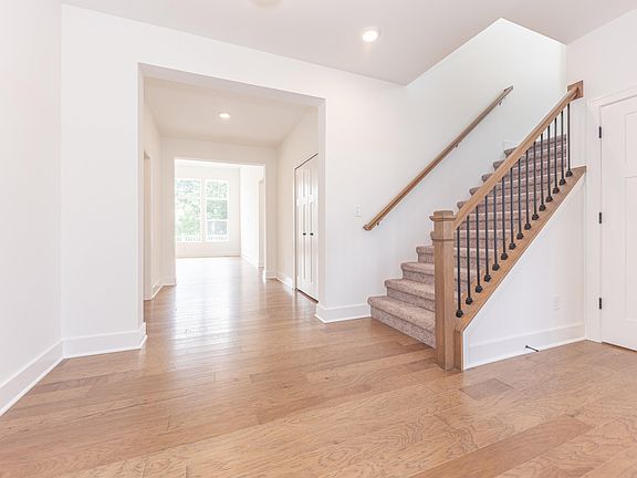 4th image of 572 W Lincolnshire Ct #9