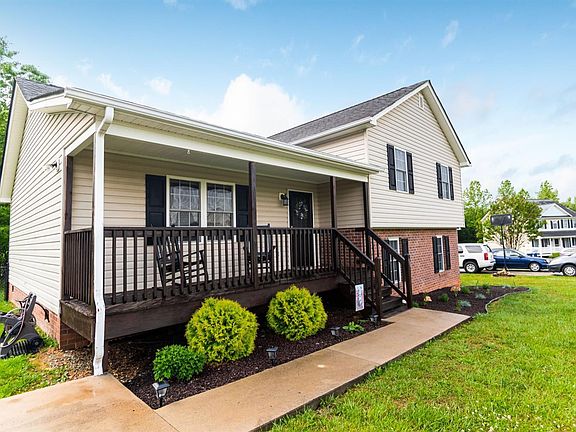 4th image of 90 Brenna Ln