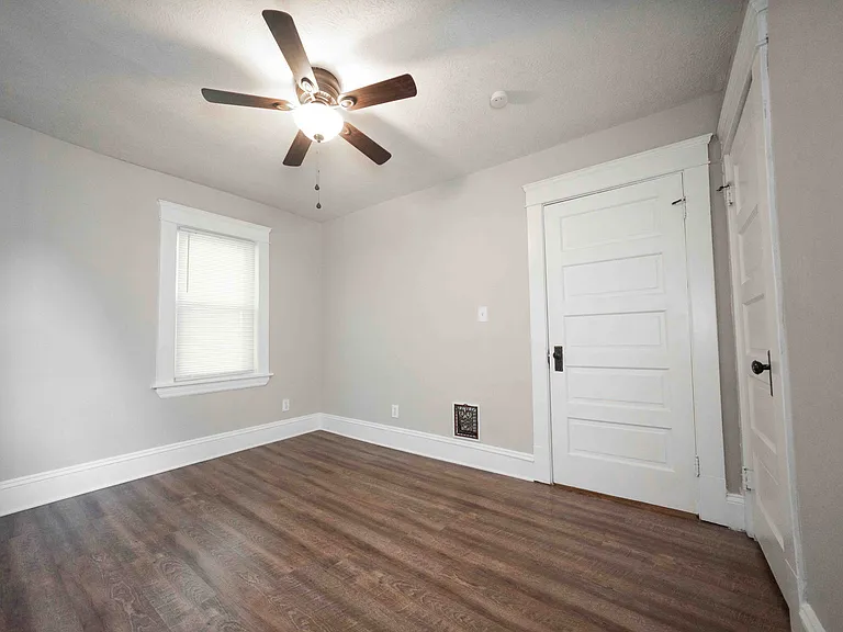1376 Gladys Ave #1376 — Photo 18