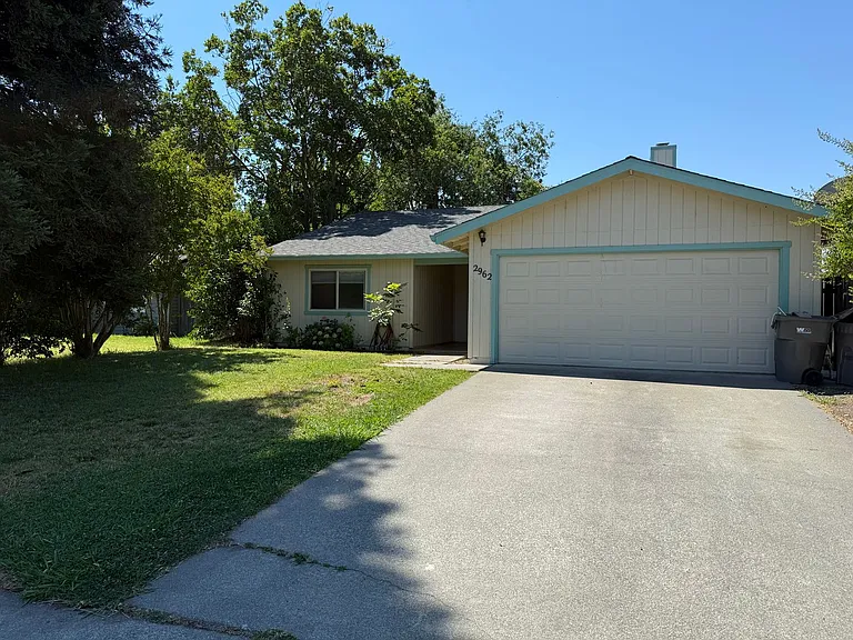 2962 Denise Ct — Photo 1