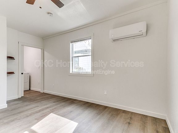 3rd image of 1812 W Noble Ave