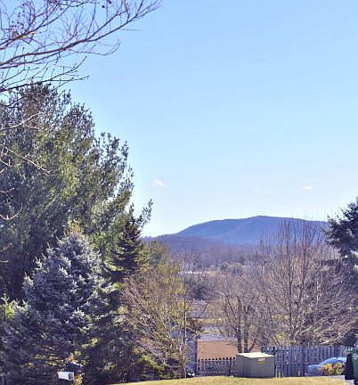 2nd image of 1295 Flint Dr