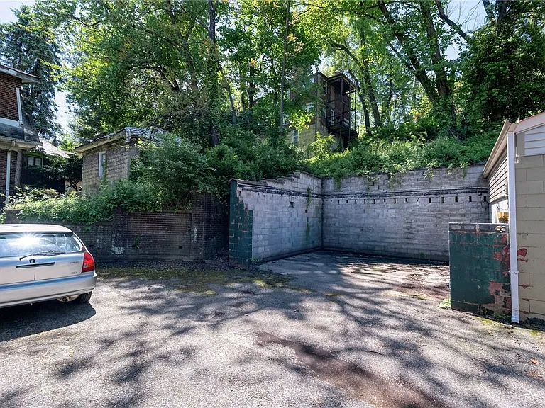 565 Ardmore Blvd — Photo 28