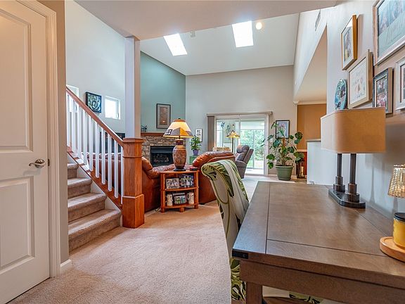 5th image of 425 Chestnut Ln
