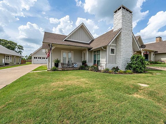 2nd image of 14611 Twin Pines Ln