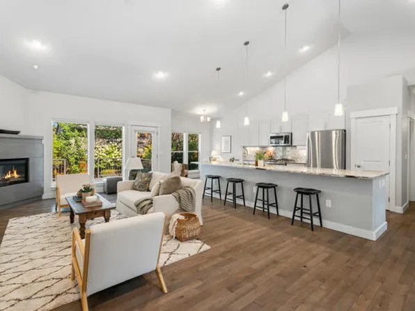 63106 Layton Ave, Bend, OR 97701