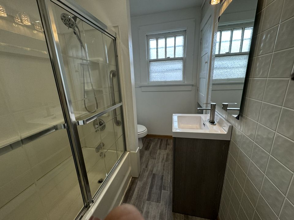 2nd image of 1014 Portland Ave #B