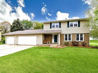 5490 White Post Rd, Bettendorf, IA 52722