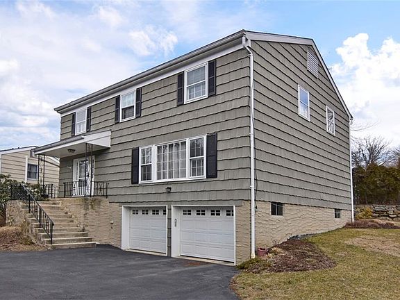 2nd image of 8 Willow Ln