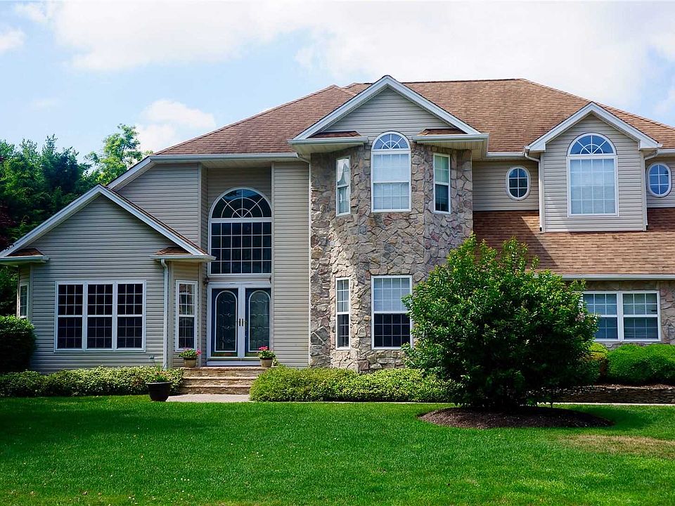 1st image of 22 Grasslands Cir